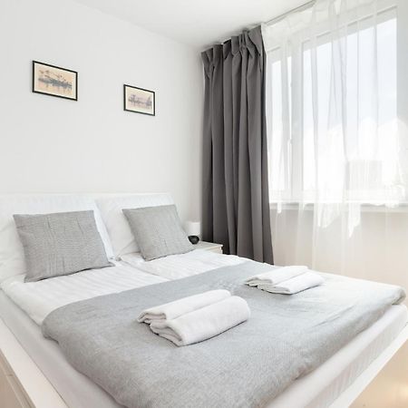 Doki Business Apartment Center Gdansk By Yoca Экстерьер фото